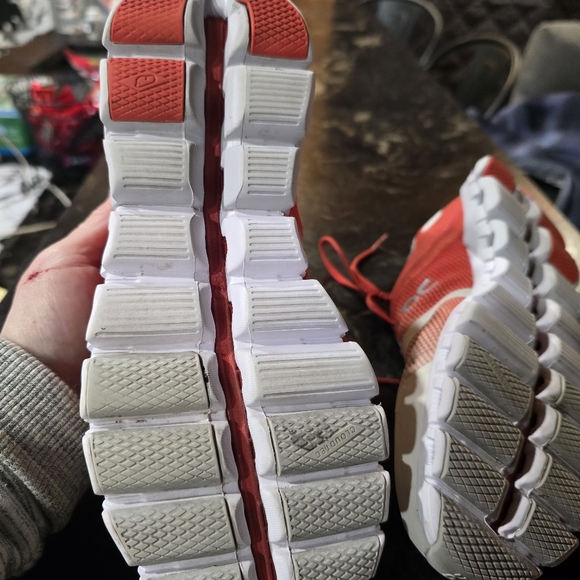 On Cloud Womens 6.5 - Picture 6 of 10